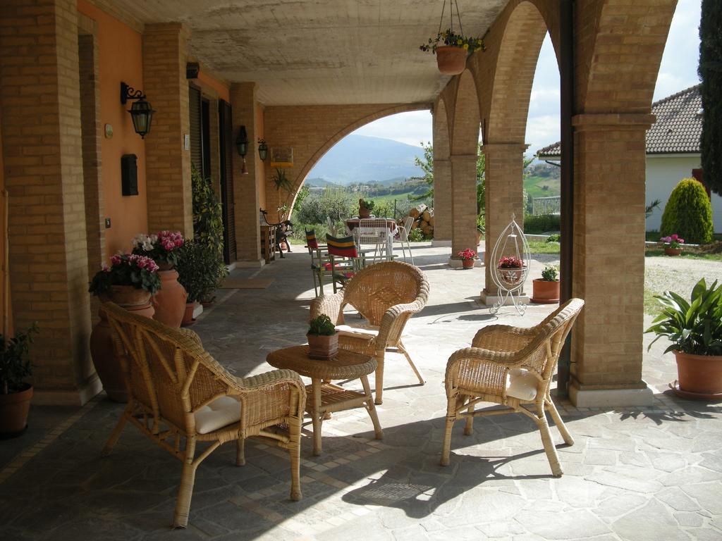 Bed And Breakfast San Martino Castignano Buitenkant foto